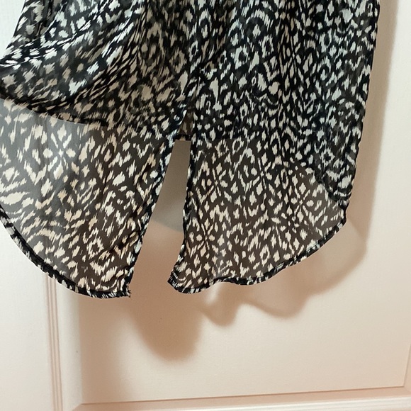 Black and white sheer razorback top - Picture 4 of 4
